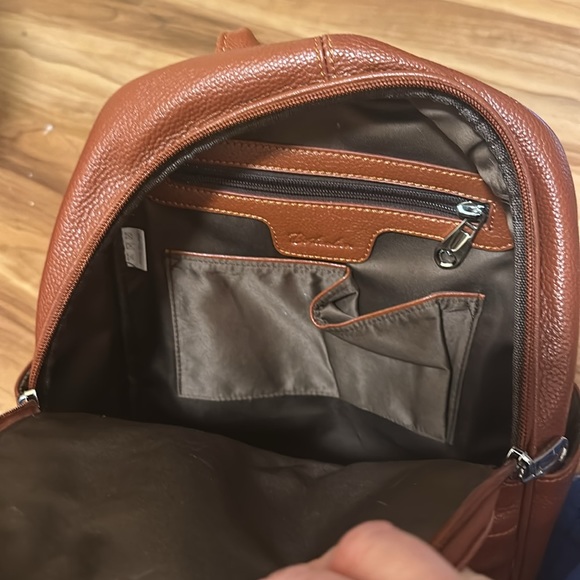 Bostonian Leather Backpack - Picture 6 of 8